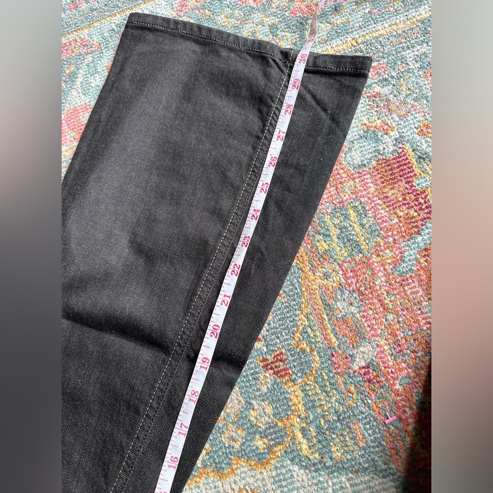 🏔️ Diesel Black Flare Jeans for Women - Picture 5 of 6